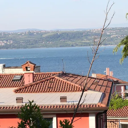 Apartment Robo Koper